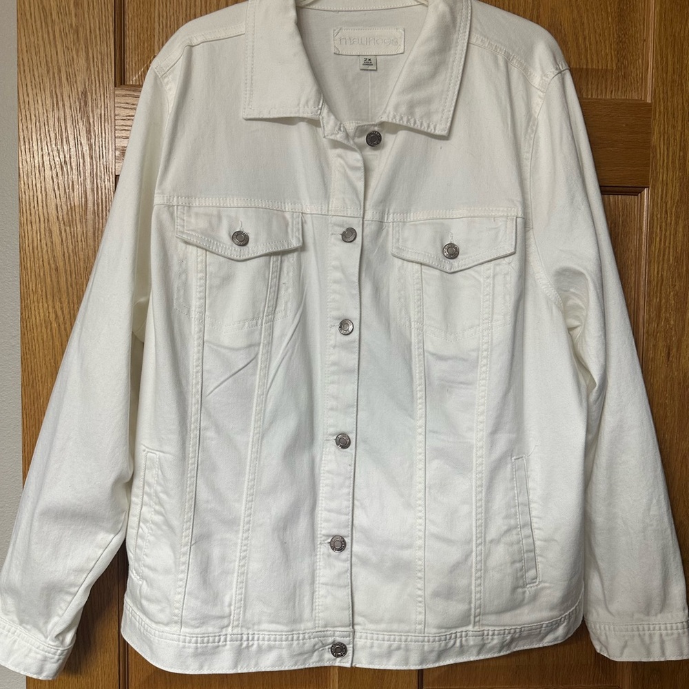 Maurices White Jean Jacket Relaxed Fit Size 2X New with tags